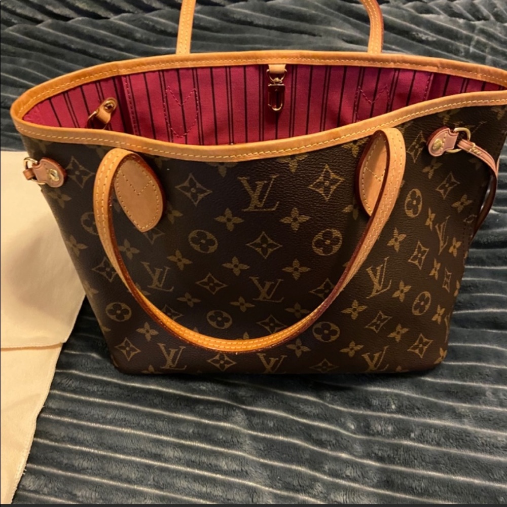 Louis Vuitton Neverfull PM